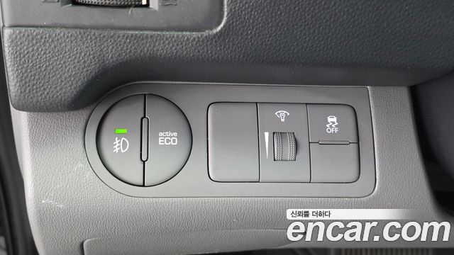 Hyundai Starex 2017 — photo 25