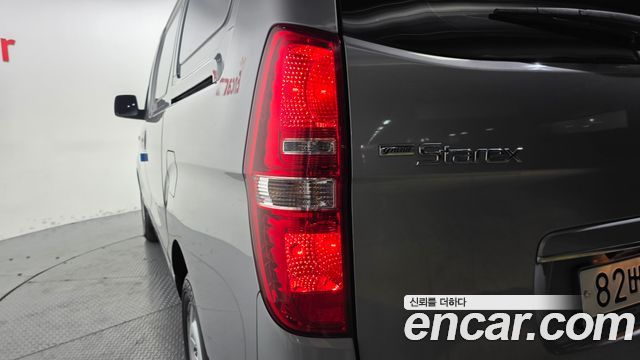 Hyundai Starex 2017 — photo 9