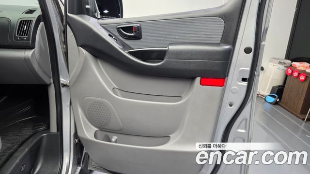 Hyundai Starex 2017 — photo 14