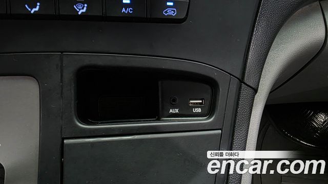 Hyundai Starex 2017 — photo 28