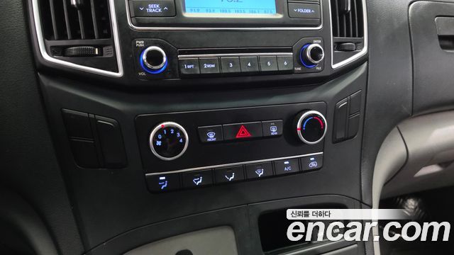 Hyundai Starex 2017 — photo 29