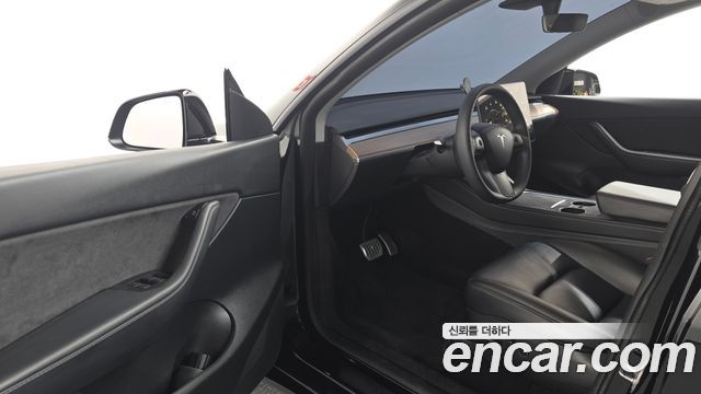 Tesla Model Y 2021 — photo 10