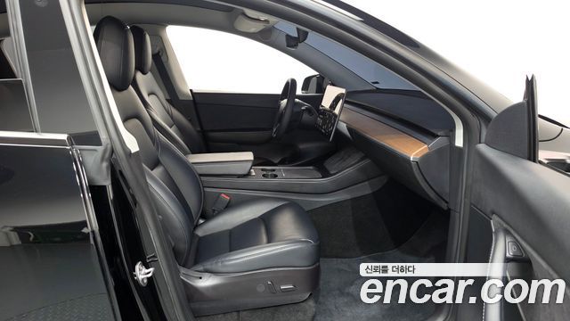 Tesla Model Y 2021 — photo 11