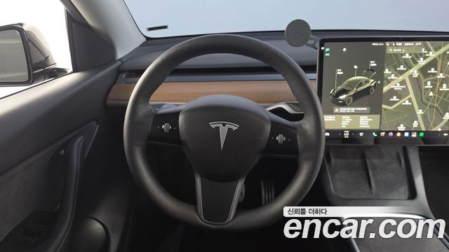 Tesla Model Y 2021 — photo 13