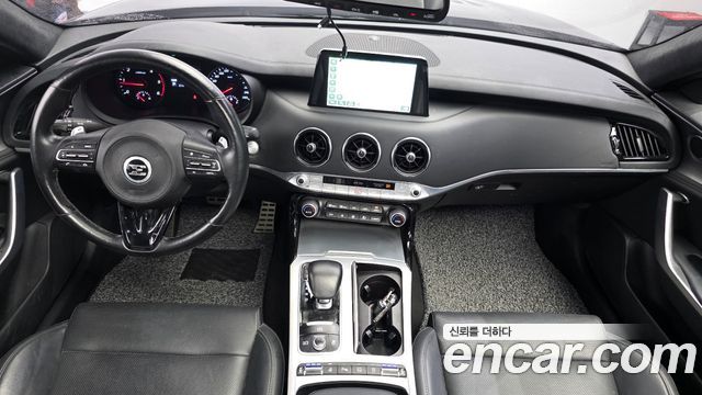 Kia Stinger 2019 — photo 10