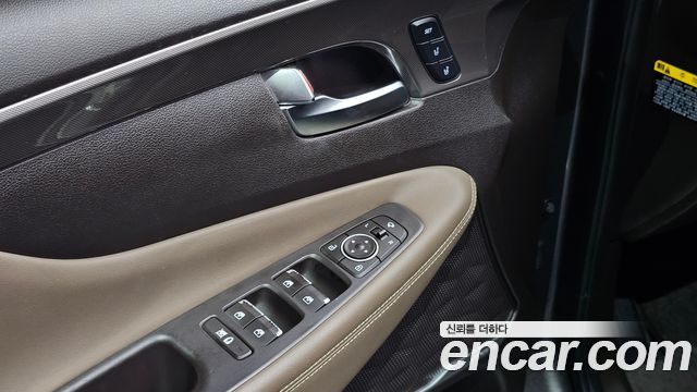 Hyundai Santafe 2019 — photo 16
