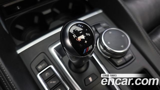 BMW X5M 2017 — photo 12