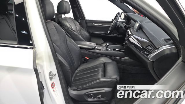 BMW X5M 2017 — photo 17
