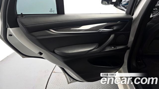 BMW X5M 2017 — photo 15