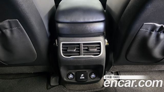 Hyundai Santafe 2022 — photo 32