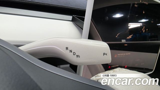 Tesla Model Y 2022 — photo 12