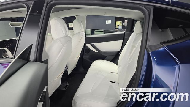 Tesla Model Y 2022 — photo 18