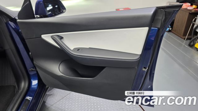 Tesla Model Y 2022 — photo 14