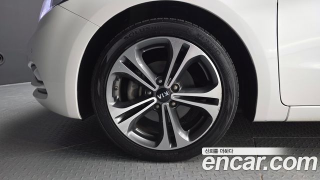Kia K3 2015 — photo 5