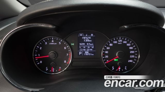 Kia K3 2015 — photo 11