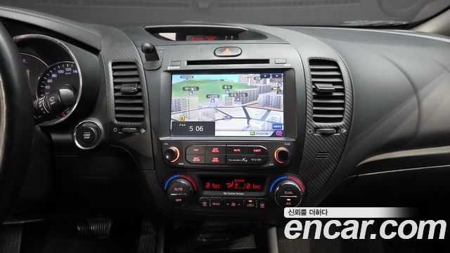 Kia K3 2015 — photo 20