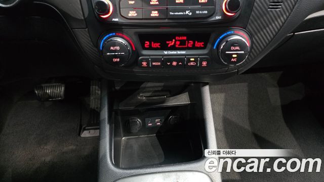 Kia K3 2015 — photo 22