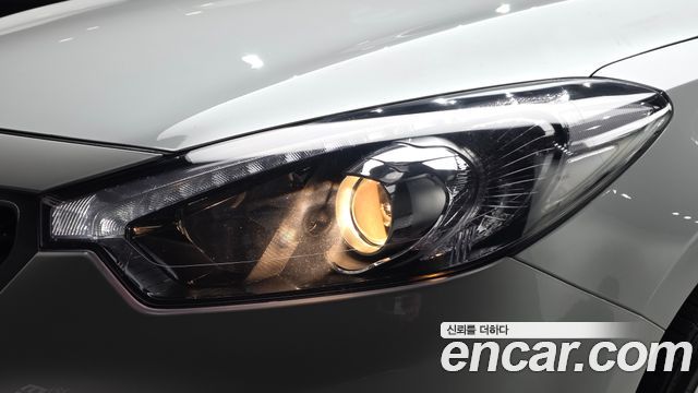 Kia K3 2015 — photo 8
