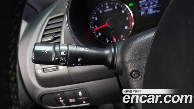 Kia K3 2015 — photo 27