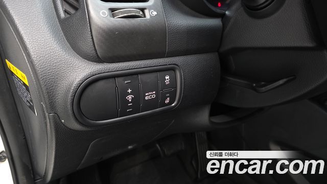 Kia K3 2015 — photo 30