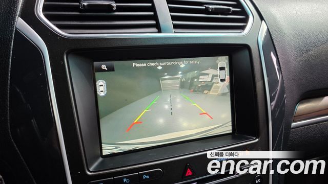 Ford Explorer 2016 — photo 17