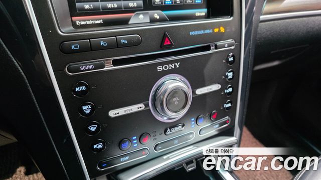 Ford Explorer 2016 — photo 18