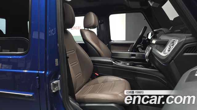 Mercedes-Benz G-Class 2025 — photo 11