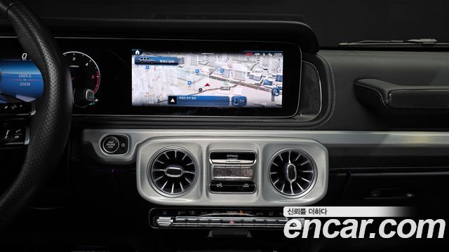 Mercedes-Benz G-Class 2025 — photo 14