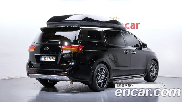 Kia Canival 2017 — photo 2