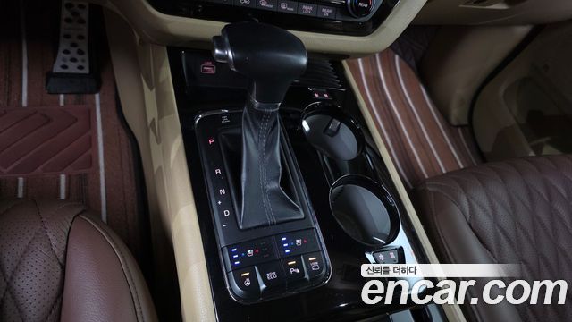 Kia Canival 2017 — photo 9