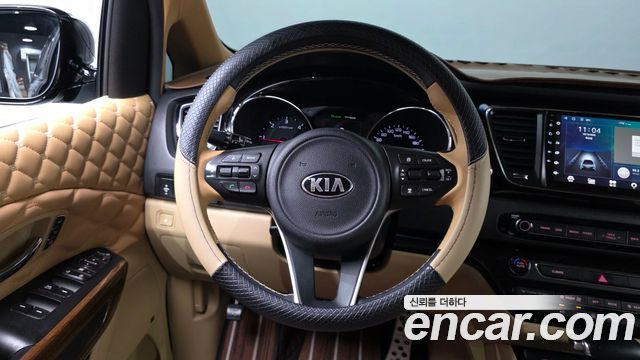 Kia Canival 2017 — photo 13