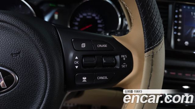 Kia Canival 2017 — photo 17