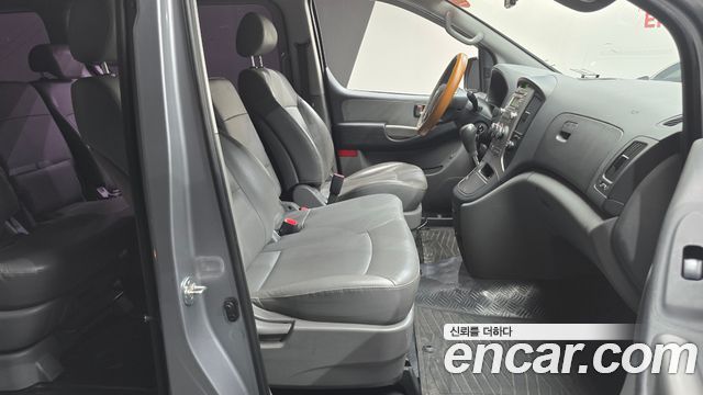 Hyundai Starex 2013 — photo 11