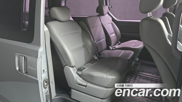 Hyundai Starex 2013 — photo 12