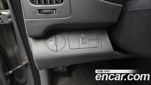 Hyundai Starex 2013 — photo 19