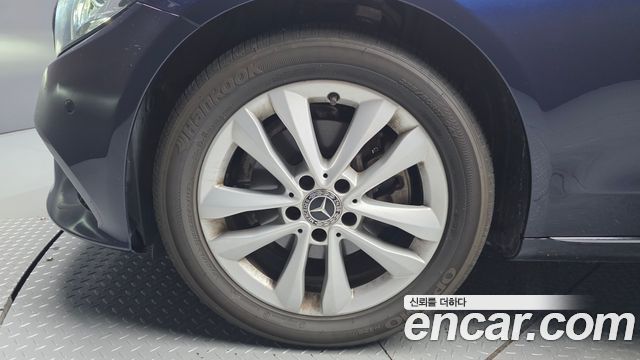 Mercedes-Benz C-Class 2019 — photo 5