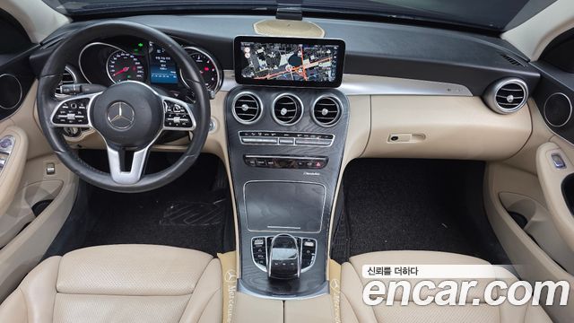Mercedes-Benz C-Class 2019 — photo 10