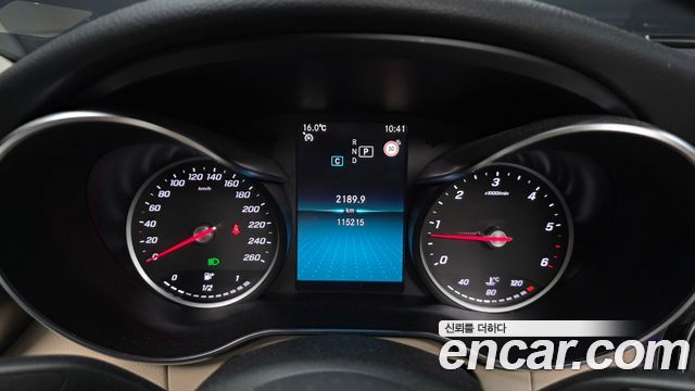 Mercedes-Benz C-Class 2019 — photo 11