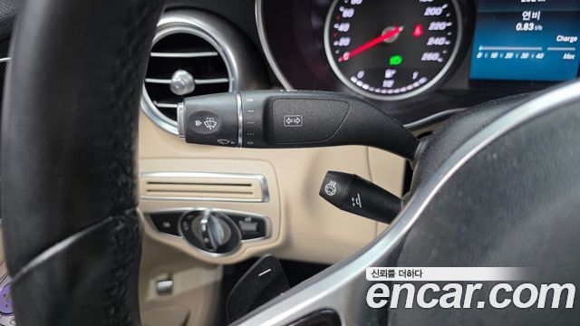 Mercedes-Benz C-Class 2019 — photo 24