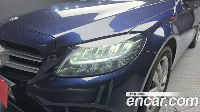 Mercedes-Benz C-Class 2019 — photo 8