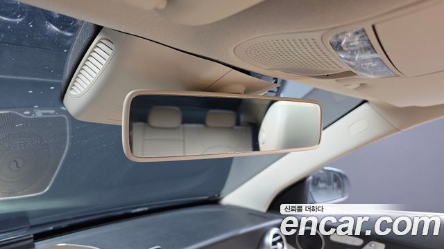 Mercedes-Benz C-Class 2019 — photo 29