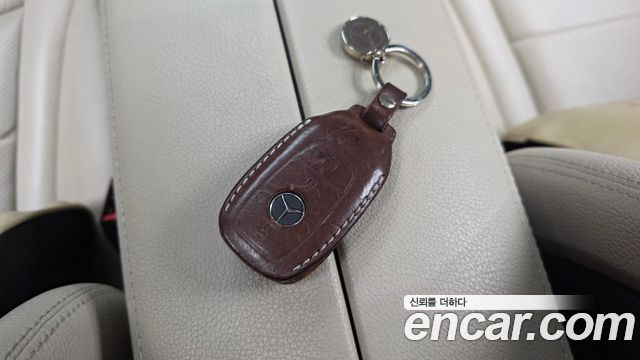 Mercedes-Benz C-Class 2019 — photo 33