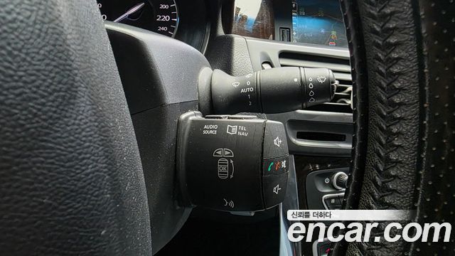 Renault Korea SM5  2012 — photo 23