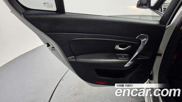 Renault Korea SM5  2012 — photo 15
