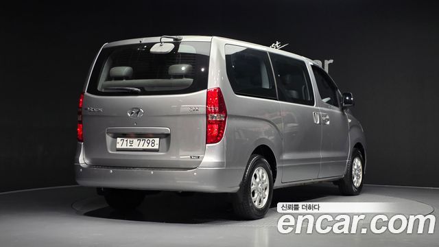 Hyundai Starex 2011 — photo 2
