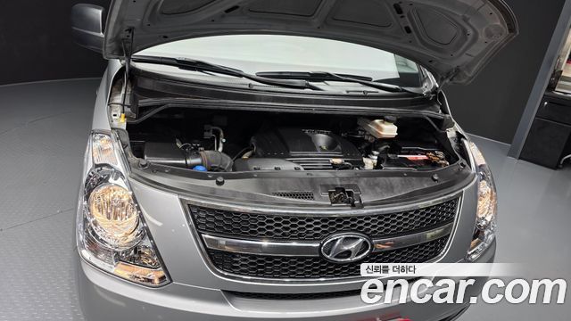 Hyundai Starex 2011 — photo 6