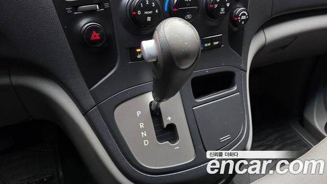 Hyundai Starex 2011 — photo 12