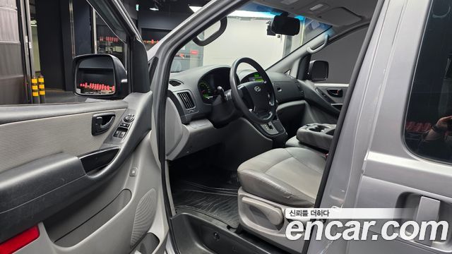 Hyundai Starex 2011 — photo 13