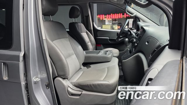 Hyundai Starex 2011 — photo 17