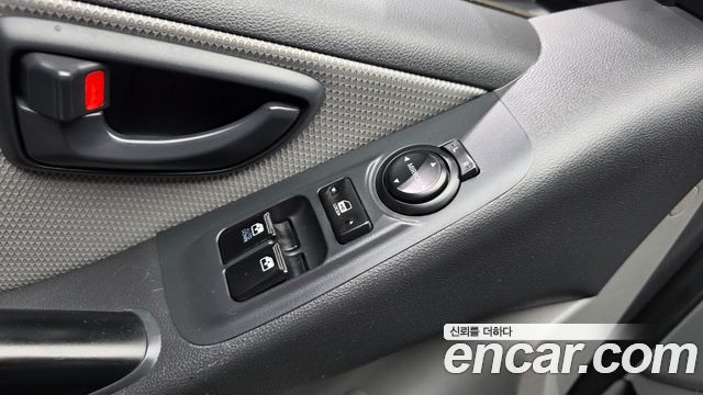 Hyundai Starex 2011 — photo 23